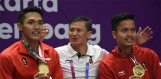 Wish Hendry Saputra (middle) a speedy recovery. (photo: Ozk)