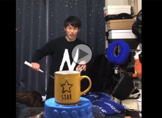 #CoffeeCupChallenge: Professional badminton players vs. Amateurs. (photo: BWF)