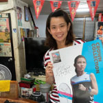 Tai Tzu Ying plays badminton with her grandma. (photo and video: Tai Tzu Ying's Instagram)