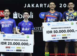 Fajar Alfian/Yeremia Rambitan beat Kevin Sanjaya Sukamuljo/Moh. Reza Isfahani at the PBSI Mola TV Home Tournament final. (photo: PBSI)