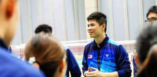 Wong Choong Hann tries to get all shuttlers into competition mode. (photo: Bernama)