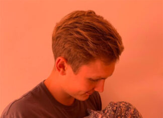 Congratulations to Viktor Axelsen and welcome to the world, Vega Rohde Axelsen! (photo: Viktor Axelsen's Facebook)