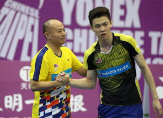 Lee Zii Jia (R) finds a new way to work with Hendrawan in Bangkok. (photo: BWF)