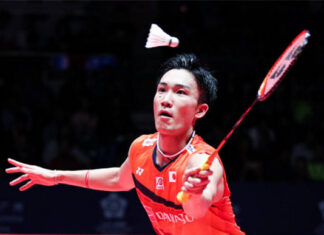 Kento Momota returns to practice following coronavirus illness. (photo: Zhong Zhi/Getty Images)