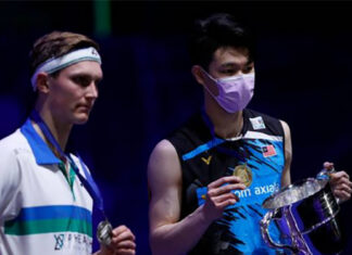 Lee Zii Jia (R) and Viktor Axelsen together on 2021 All England podium. (photo: Adrian Dennis/AFP via Getty Images)