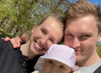 Sweet photo of Victor Axelsen, his girlfriend and his baby daughter. (photo: Viktor Axelsen's Facebook)