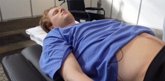 Anders Antonsen fainted after receiving the COVID-19 vaccine from Pfizer. (photo: Anders Antonsen's YouTube)