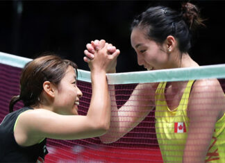 Michelle Li (R) to face Nozomi Okuhara in the women's singles last 16. (photo: BWF)