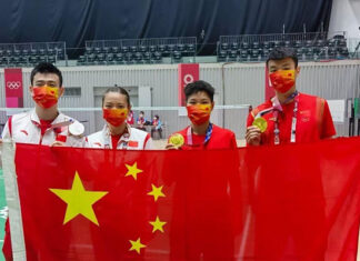 Wang Yi Lyu (R)/Huang Dong Ping (Second from right) celebrate their Olympic victory with Zheng Siwei/Huang Yaqiong. (photo: Zheng Siwei's IG)