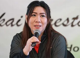 Susi Susanti offers her thoughts on changing the partnership for Kevin Sanjaya Sukamuljo and Apriyani Rahayu. (photo: AFP)