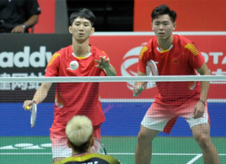 Han Cheng Kai (top left) retires from badminton at 23 years of age. (photo: Weibo)