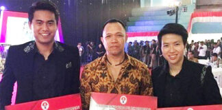 Richard Mainaky (middle) plays an important role in helping Tontowi Ahmad (L) and Liliyana Natsir win the 2016 Rio Olympics mixed doubles gold medal. (photo: Bolasport)