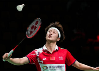 Chen Yufei gives China a 1-0 lead by defeating Eoon Qi Xuan of Malaysia 21-13, 21-11 on Sunday. (photo: Shi Tang/Getty Images)