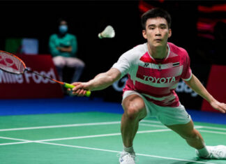 Kantaphon Wangcharoen plays some extraordinary badminton to beat Anthony Sinisuka Ginting at the 2020 Thomas Cup Finals on Monday. (photo: Shi Tang/Getty Images)