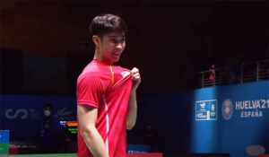 Loh Kean Yew stunningly beats Kantaphon Wangcharoen in the 2021 BWF World Championships third round.