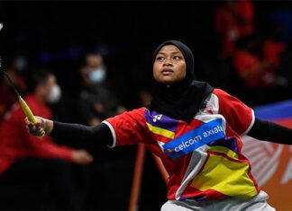 17-year-old Siti Nurshuhaini saves the day for Malaysia's women's team at the 2022 Badminton Asia Team Championships. (photo: Bernama)