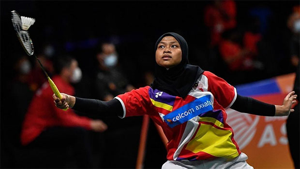 17-year-old Siti Nurshuhaini saves the day for Malaysia's women's team at the 2022 Badminton Asia Team Championships. (photo: Bernama) 17-year-old Siti Nurshuhaini saves the day for Malaysia's women's team at the 2022 Badminton Asia Team Championships. (photo: Bernama)