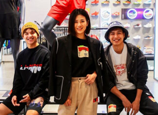 Congratulations to Goh Liu Ying, Teo Ee Yi, Ong Yew Sin for the contract extension from Li Ning. (photo: Sin Chew)