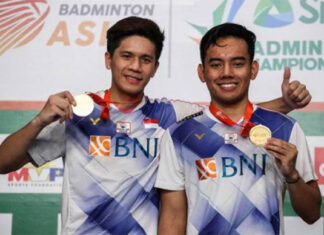 Yeremia Rambitan (L) gets into trouble for using offensive language on TikTok live. (photo: Shi Tang/Getty Images)