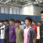 Chen Long (R) is currently training with the Chinese national badminton team in Jinjiang. (photo: Weibo)