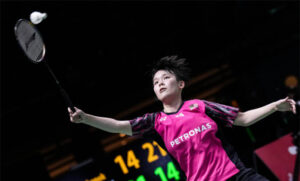 Goh Jin Wei survives a three-set battle to enter the Italian International quarter-finals. (photo: Shi Tang/Getty Images)