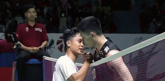 Anthony Sinisuka Ginting thanks Lee Zii Jia after the 2022 Indonesia Masters quarter-final match.