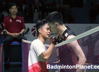Anthony Sinisuka Ginting thanks Lee Zii Jia after the 2022 Indonesia Masters quarter-final match.