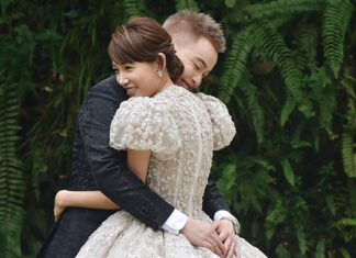 Beautiful wedding picture of Aaron Chia and Mei Qi. (photo: Facebook)