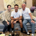Xie Xingfang (L), and Lin Dan (Middle) take a picture with friend. (photo: Weibo)