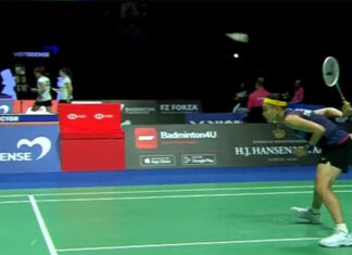 Scorpion-style defense from Tai Tzu Ying. (photo: BWF)