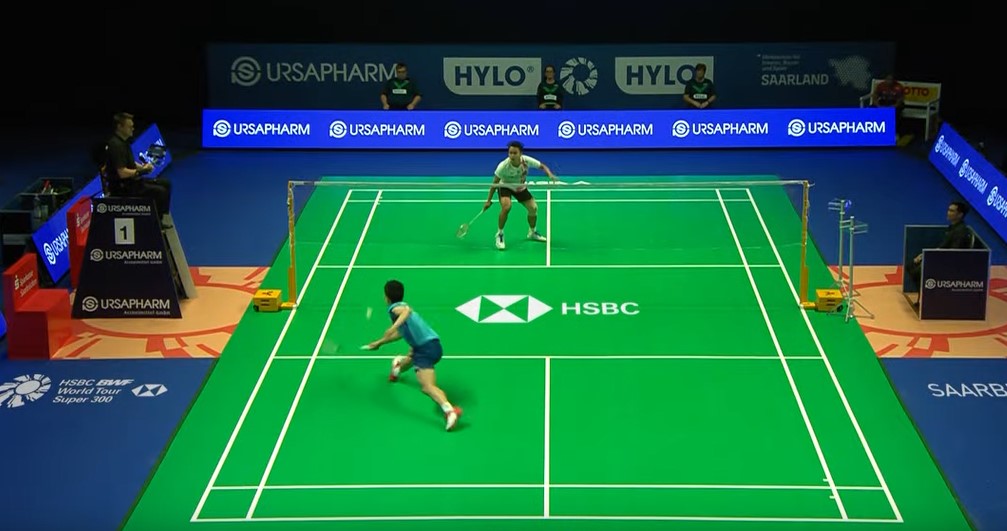 Frame by frame video 1 - The shuttlecock is moving downward.