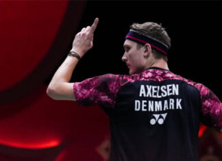 Viktor Axelsen enters the knockout stage at the 2022 BWF World Tour Finals. (photo: Shi Tang/Getty Images)