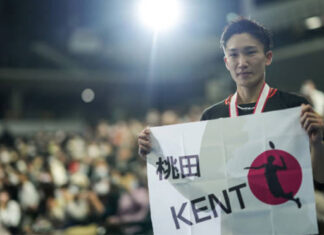 Let's go Kento Momota! The fans need you!! (photo: Shi Tang/Getty Images)