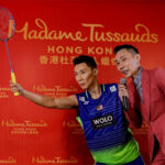 Lee Chong Wei’s Wax Figure Has a New Hair Style Lee Chong Wei and his wax figure in Kuala Lumpur, Malaysia. (photo: Bernama)