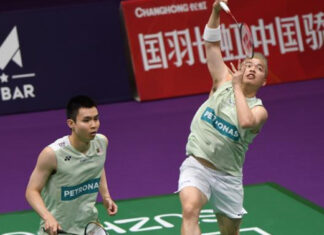 Aaron Chia/Soh Wooi Yik ease past Rayne Wang/Jack Yu of Australia on Sunday. (photo: Xinhua)