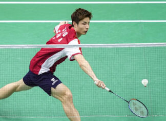 Shi Yuqi wins the second point for China by beating Jason Teh Jia Heng of Singapore 21-10, 21-17 at the 2023 Sudirman Cup. (photo: Xinhua)