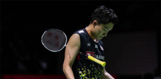 Are you okay Kento Momota? Come on Momota, let's go, let's go, let's go!!! (photo: Shi Tang/Getty Images)