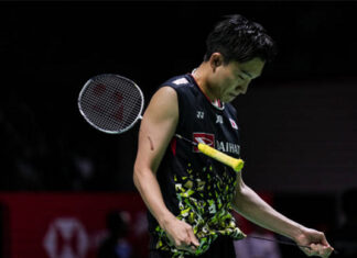 Are you okay Kento Momota? Come on Momota, let's go, let's go, let's go!!! (photo: Shi Tang/Getty Images)