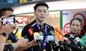 Let us extend our hearty congratulations to Kunlavut Vitidsarn for his remarkable triumph in clinching the 2023 men's singles World Championships title. (photo: Thai Badminton Association)