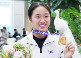 An Se Young returns to Korea with her World Championships gold medal. (photo: Yanhap)