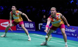 Aaron Chia/Soh Wooi Yik make the 2023 Asian Games semi-finals. (photo: AFP)