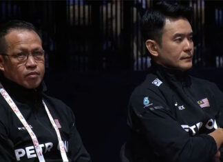 Tan Bin Shen (R) has high expectations of Aaron Chia/Soh Wooi Yik. (photo: BAM)