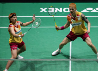 Chen Tang Jie and Toh Ee Wei enter the 2024 Thailand Masters quarterfinals. (photo: AFP)