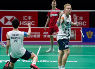 Aaron Chia (right) and Soh Wooi Yik (left), celebrate their victory after defeating the Danish pair, Kim Astrup/Anders Skaarup Rasmussen, in the Group D match of the 2024 Thomas Cup Badminton Championship. (Photo: Bernama)