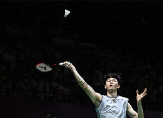 Lee Zii Jia advances to the 2024 Singapore Open second round. (Photo: Xinhua)