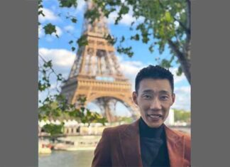 Lee Chong Wei is in Paris supporting Malaysian athletes. (Photo: Lee Chong Wei's Facebook)