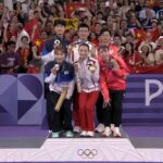 Kim Won Ho/Jeong Na Eun, Zheng Siwei/Huang Yaqiong, Yuta Watanabe/Arisa Higashino pose for picture during the 2024 Paris Olympics awards ceremony. (Photo: BWF)