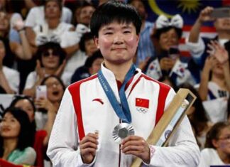 Wishing He Bingjiao all the best in her future endeavors! (Photo: AFP)
