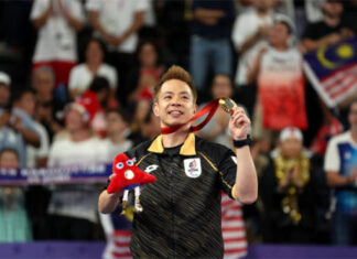 Congratulations to Cheah Liek Hou for defending the gold medal in the SU5 category of the 2024 Paris Paralympics. (Photo: Steph Chambers/Getty Images)