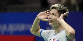 Shi Yuqi finally shows some happy faces after the 2024 Paris Olympics. (Photo: Xinhua)